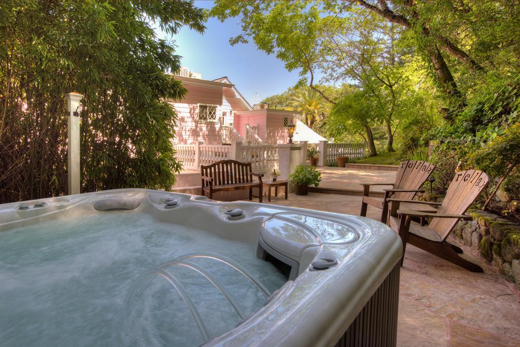 Bed and Breakfast The Pink Mansion Калистога Экстерьер фото
