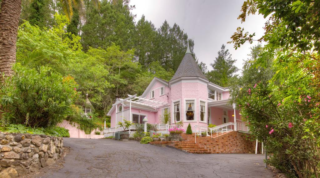 Bed and Breakfast The Pink Mansion Калистога Экстерьер фото